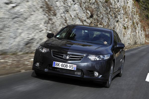 Honda lance la version restylée de la berline Accord