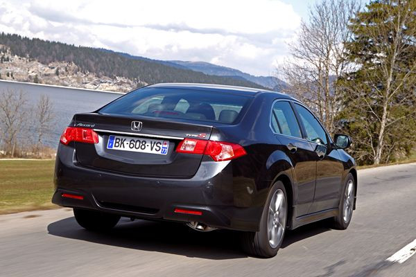 Honda lance la version restylée de la berline Accord