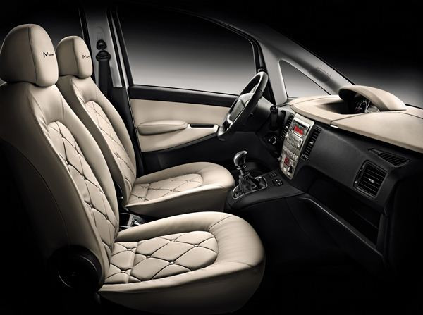 La Lancia Musa s'offre un léger facelift