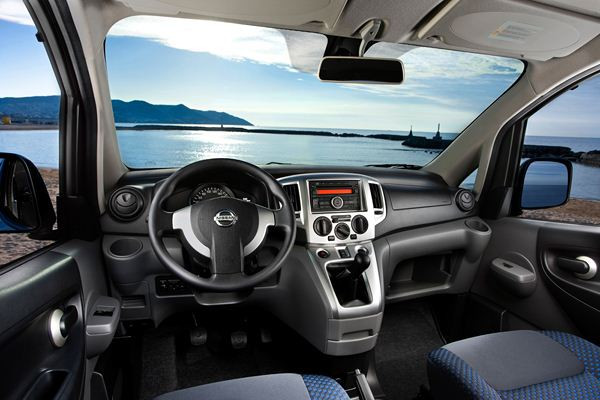 Nissan lance son nouveau véhicule familial Evalia