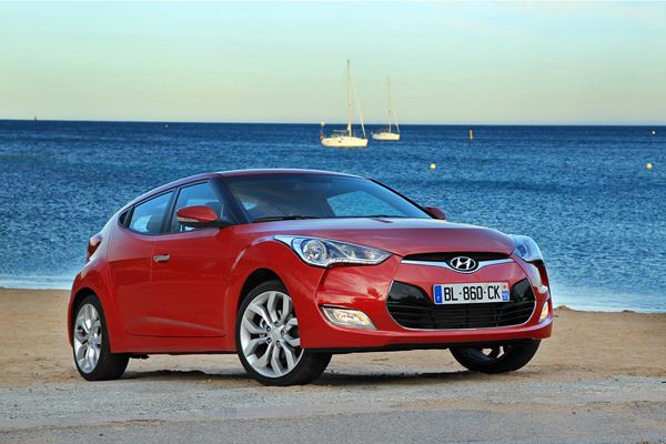 Hyundai lance un original coupé à trois portes latérales