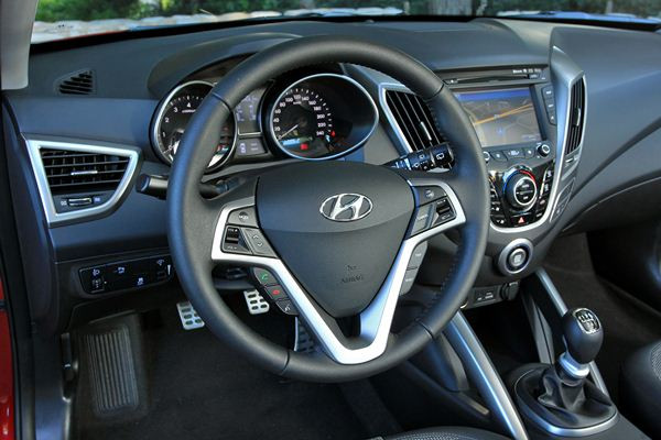 Hyundai lance un original coupé à trois portes latérales