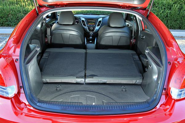 Hyundai lance un original coupé à trois portes latérales