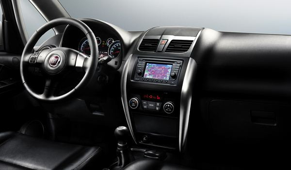 Le Fiat Sedici s'offre un léger restyling