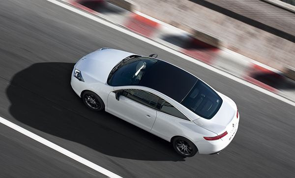 La Renault Laguna Coupé s'offre de légères retouches