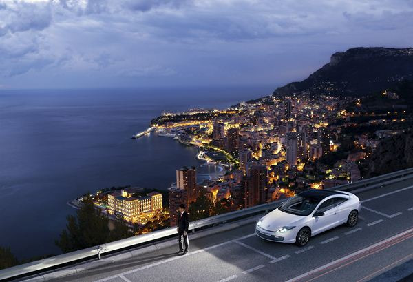 La Renault Laguna Coupé s'offre de légères retouches