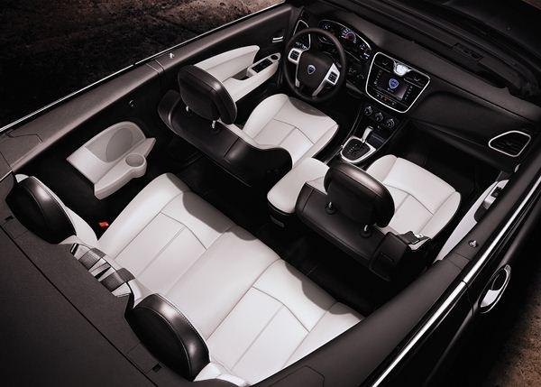 Lancia dévoile son nouveau cabriolet quatre places Flavia