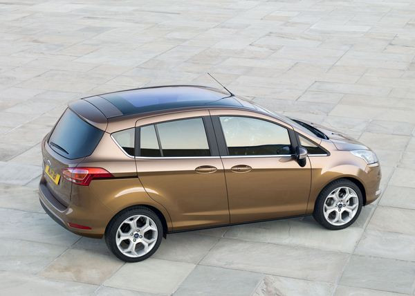 Le nouveau minispace Ford B-Max commercialisé à partir de 15 800 euros