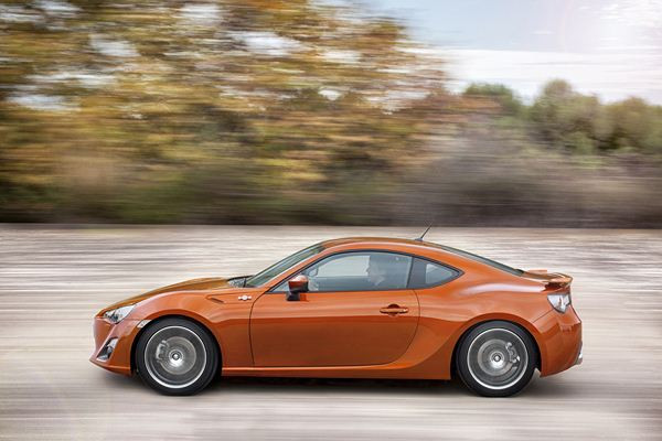 Le coupé sport 2 plus 2 Toyota GT86 commercialisé à 29 900 euros