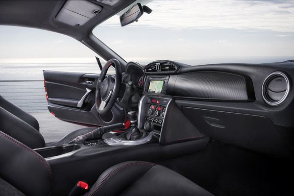 Le coupé sport 2 plus 2 Toyota GT86 commercialisé à 29 900 euros