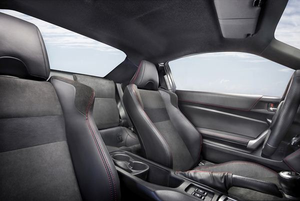 Le coupé sport 2 plus 2 Toyota GT86 commercialisé à 29 900 euros