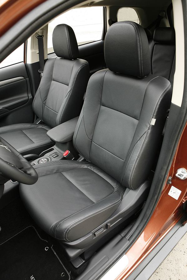 Une nouvelle génération du Mitsubishi Outlander dotée des derniers dispositifs d'aide à la conduite