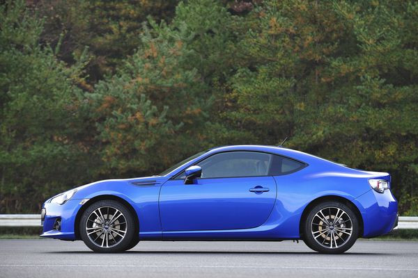 Un coupé sport Subaru à propulsion arrière et moteur Boxer à plat de 200 ch