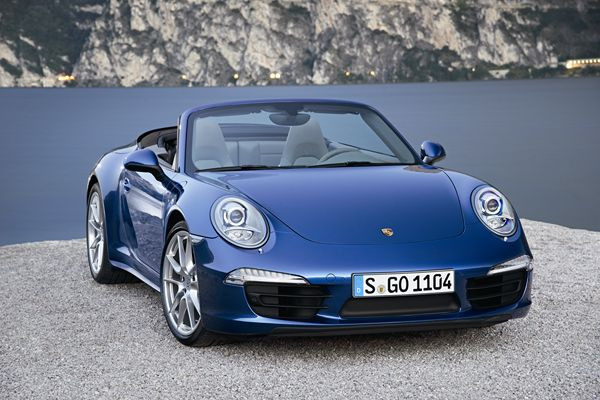 Porsche présente la nouvelle 911 Carrera 4 à transmission intégrale active