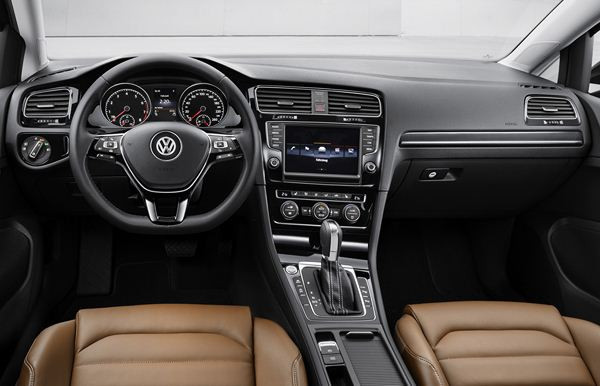 La nouvelle Volkswagen Golf cinq portes commercialisée à partir de 18 580 euros