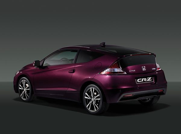 Le coupé Honda CR-Z Hybride s'offre quelques améliorations et une batterie lithium ion