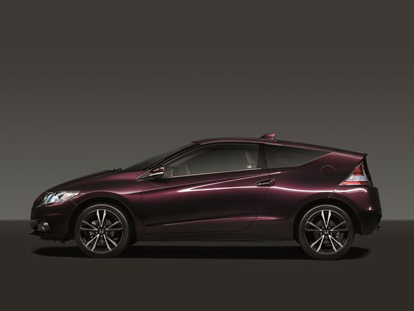 Le coupé Honda CR-Z Hybride s'offre quelques améliorations et une batterie lithium ion