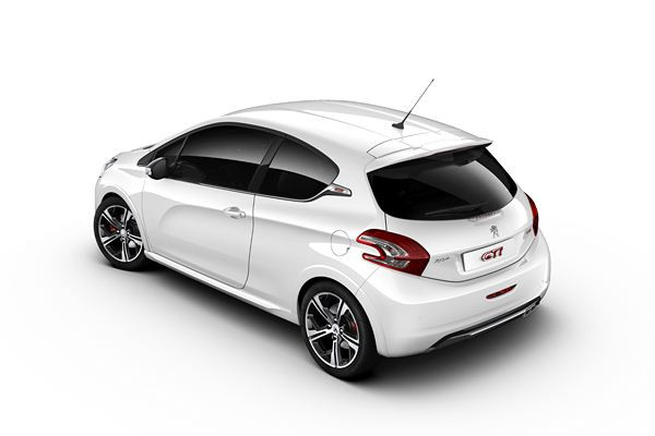 La Peugeot 208 GTi dans les roues de la mythique 205 GTi