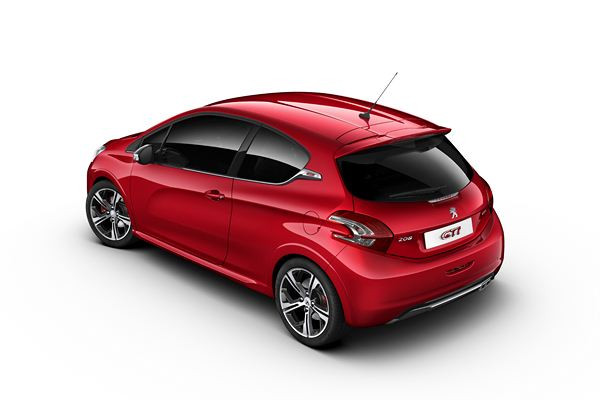 La Peugeot 208 GTi dans les roues de la mythique 205 GTi
