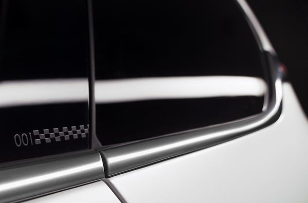 La Peugeot 208 GTi dans les roues de la mythique 205 GTi