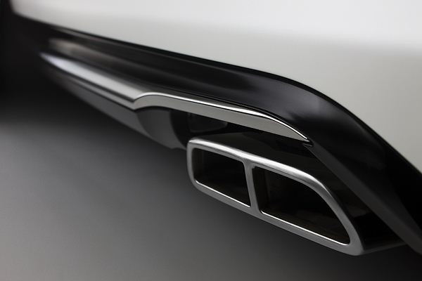 La Peugeot 208 GTi dans les roues de la mythique 205 GTi