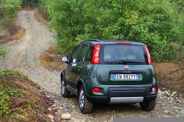 La nouvelle Fiat Panda 4x4 commercialisée à partir de 15 990 euros