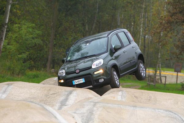 La nouvelle Fiat Panda 4x4 commercialisée à partir de 15 990 euros