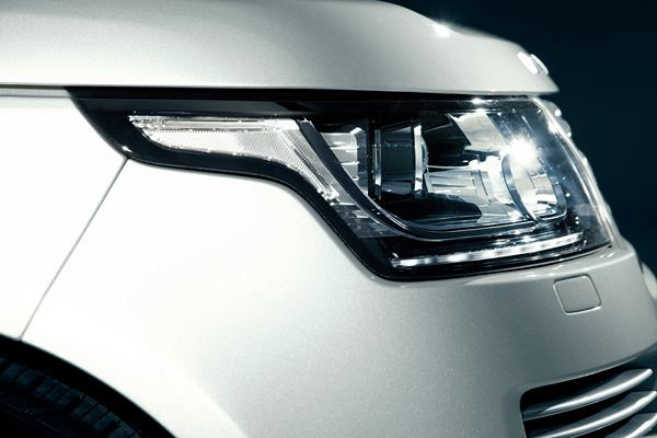 Un nouveau Range Rover combinant luxe, performances et aptitudes en tout-terrain