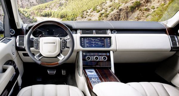 Un nouveau Range Rover combinant luxe, performances et aptitudes en tout-terrain