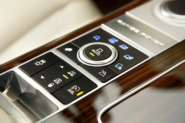 Un nouveau Range Rover combinant luxe, performances et aptitudes en tout-terrain