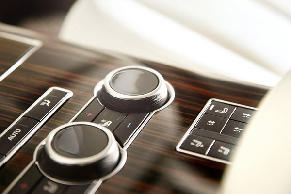 Un nouveau Range Rover combinant luxe, performances et aptitudes en tout-terrain