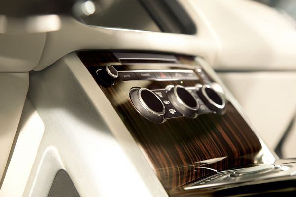Un nouveau Range Rover combinant luxe, performances et aptitudes en tout-terrain