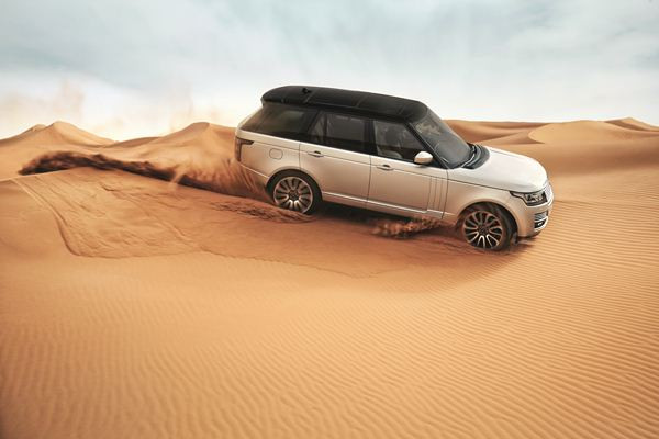 Un nouveau Range Rover combinant luxe, performances et aptitudes en tout-terrain