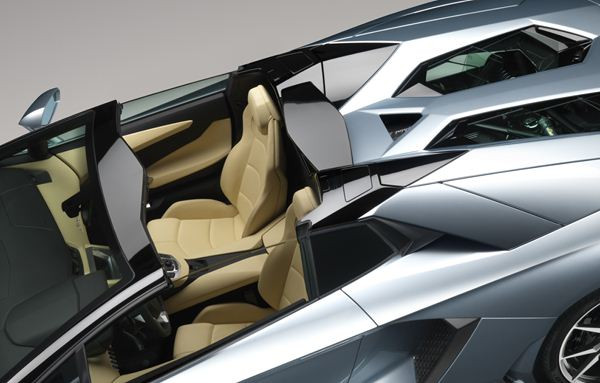 La Lamborghini Aventador LP700-4 se décline en Roadster de 700 ch