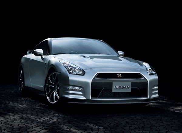 La nouvelle Nissan GT-R 2013 est capable d'accélérer de zéro à 100 km/h en 2,7 secondes