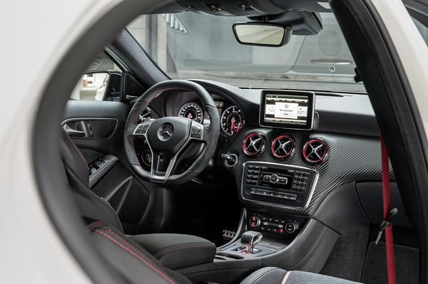 La Mercedes Classe A en mode AMG avec un moteur turbo de 360 ch