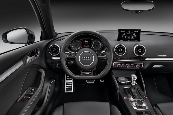 Une nouvelle Audi S3 Sportback de 300 ch avec un couple de 380 Nm