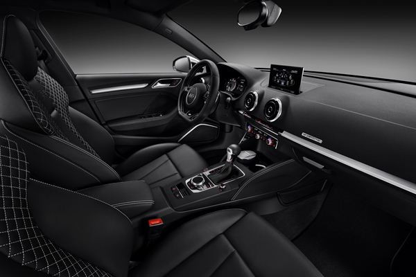 Une nouvelle Audi S3 Sportback de 300 ch avec un couple de 380 Nm