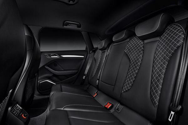 Une nouvelle Audi S3 Sportback de 300 ch avec un couple de 380 Nm