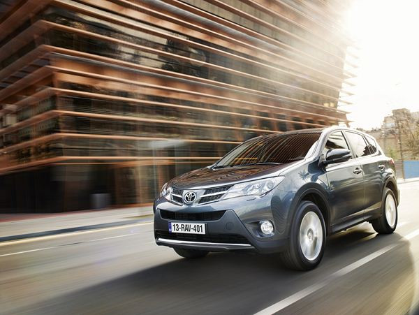 La quatrième génération du Toyota RAV4 entre en piste