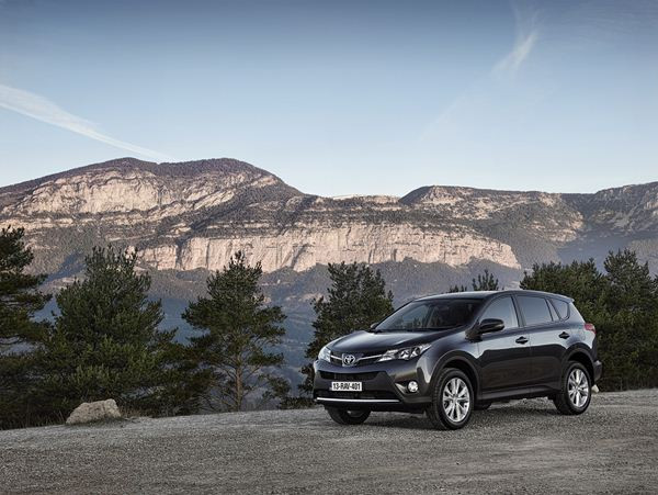 La quatrième génération du Toyota RAV4 entre en piste