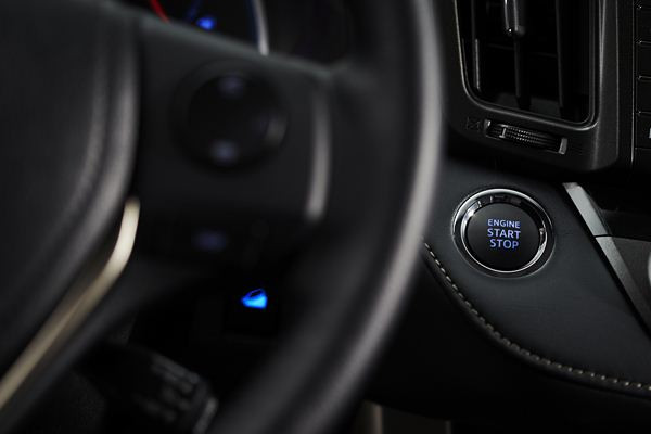 La quatrième génération du Toyota RAV4 entre en piste