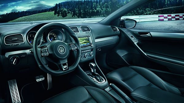 La Volkswagen Golf Cabriolet adopte le modèle R