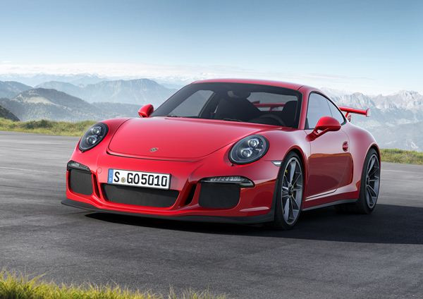 Porsche lance une nouvelle 911 GT3 de 475 ch à roues arrière directrices actives