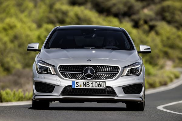 Un nouveau coupé quatre portes Mercedes Classe CLA sur les traces du CLS