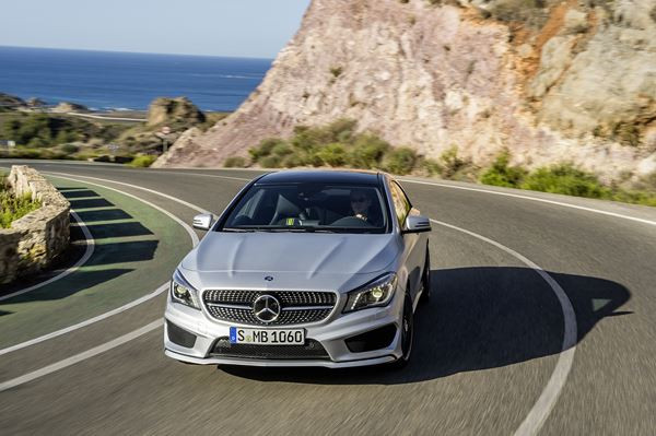 Un nouveau coupé quatre portes Mercedes Classe CLA sur les traces du CLS