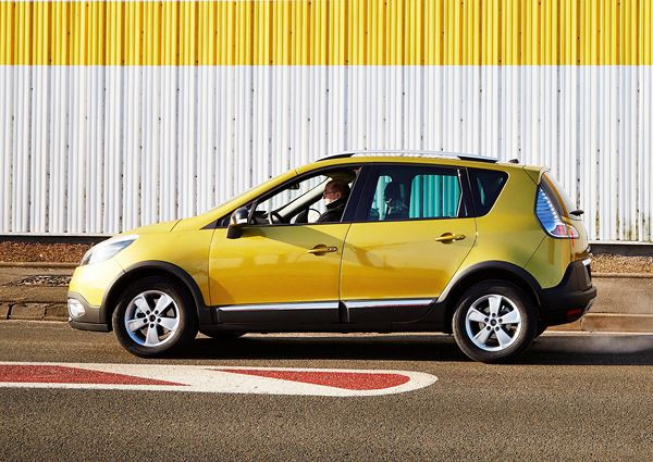 Le Renault Scénic Xmod en mode crossover à partir de 25 450 euros