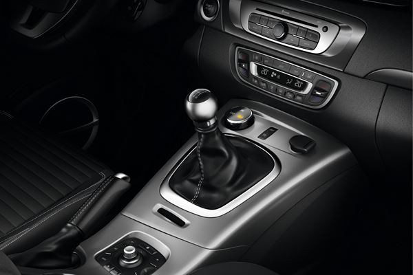 Le Renault Scénic Xmod en mode crossover à partir de 25 450 euros