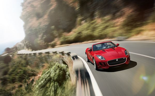 Un cabriolet sport Jaguar F-Type aux performances de haut niveau