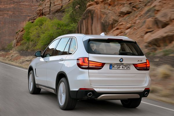 La troisième génération de la BMW X5 affiche un design tout en puissance